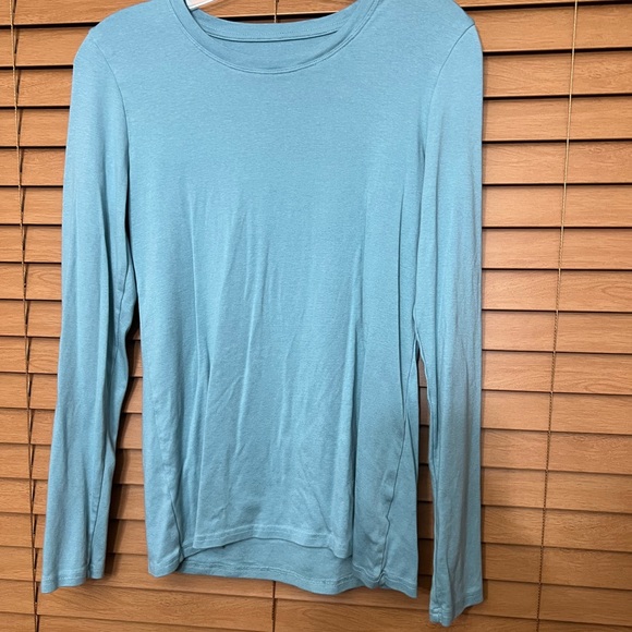 Eddie Bauer long sleeve t-shirt women’s size medium turquoise blue - Picture 5 of 5